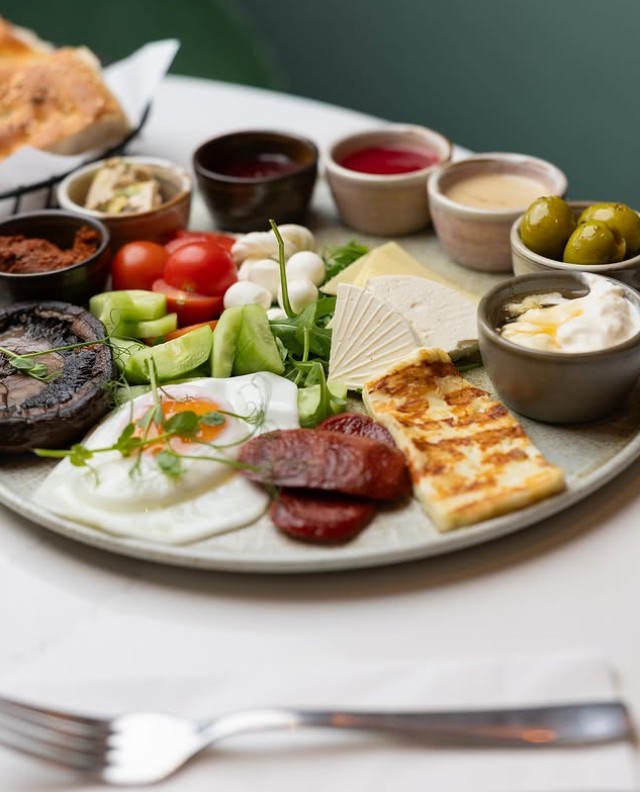 Ooh La La Brasserie in Enfield